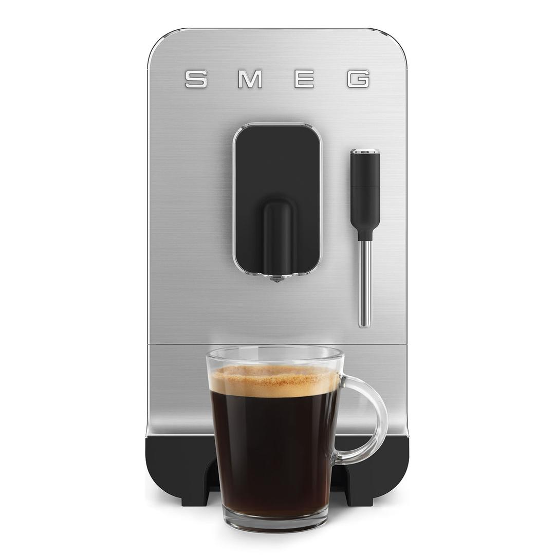 Smeg Otomatik Espresso Kahve Makinesi Mat Black BCC02BLMEU